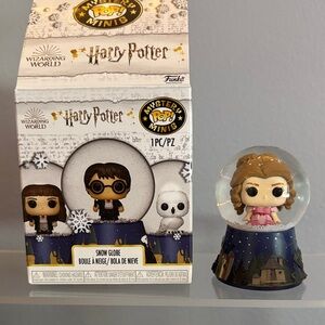 Harry Potter Snow Globe Hermione